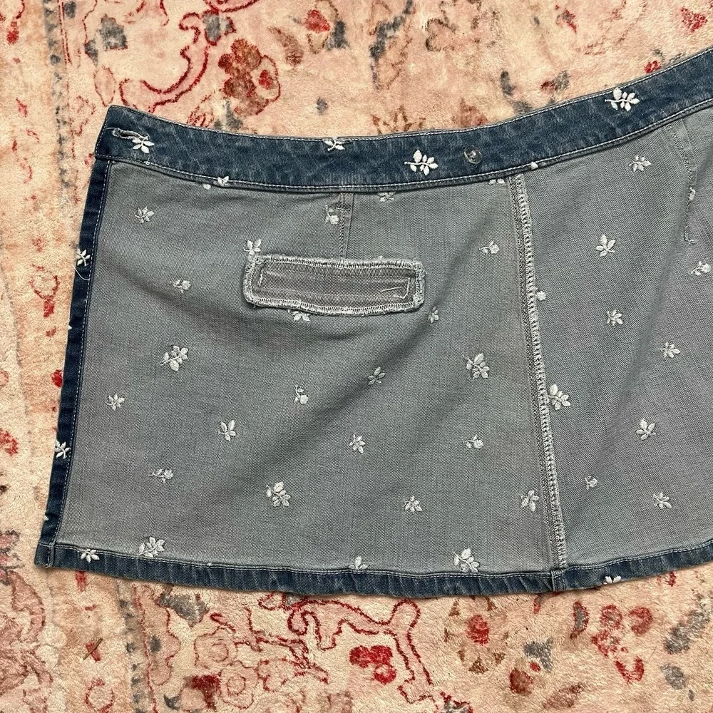 Chelsea & Violet‎ Callah Floral Embroidered Denim Mini Skirt Juniors Women Sz 29 - Picture 14 of 14